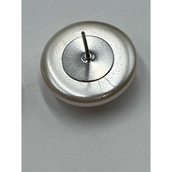 Kenneth Jay Lane KJL Silver Tone Round Faux‎ Pearl Ivory Pierced Stud Earrings - Picture 8 of 13